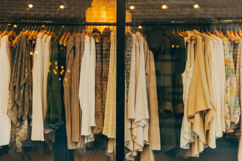 boutique-PEONE-min_clothe_fashion_store_shop_window_store_front-21277